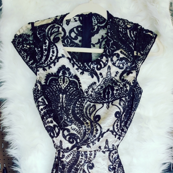 Cut-Out** Low Back** Lace & Sequin Mid Formal Gown *S* - Picture 13 of 17